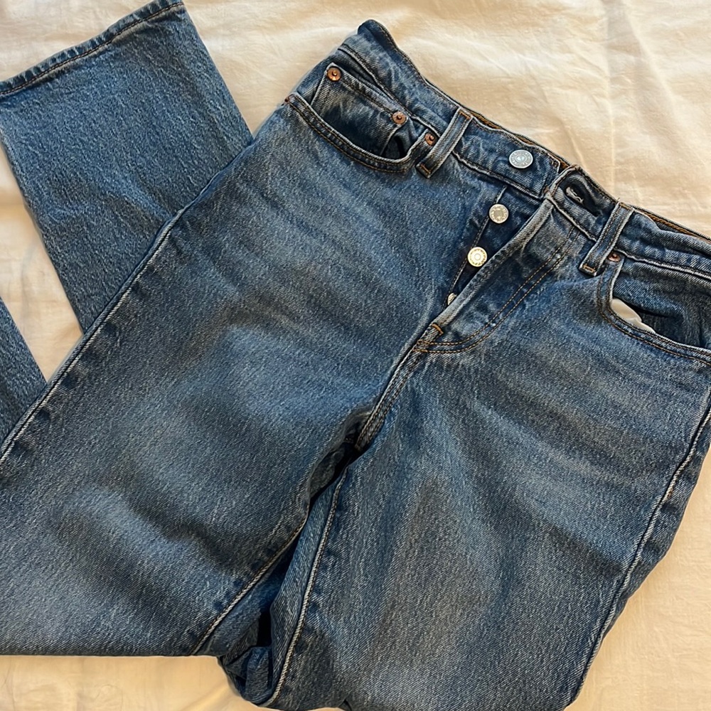 Levi’s Wedgies Straight Medium Wash